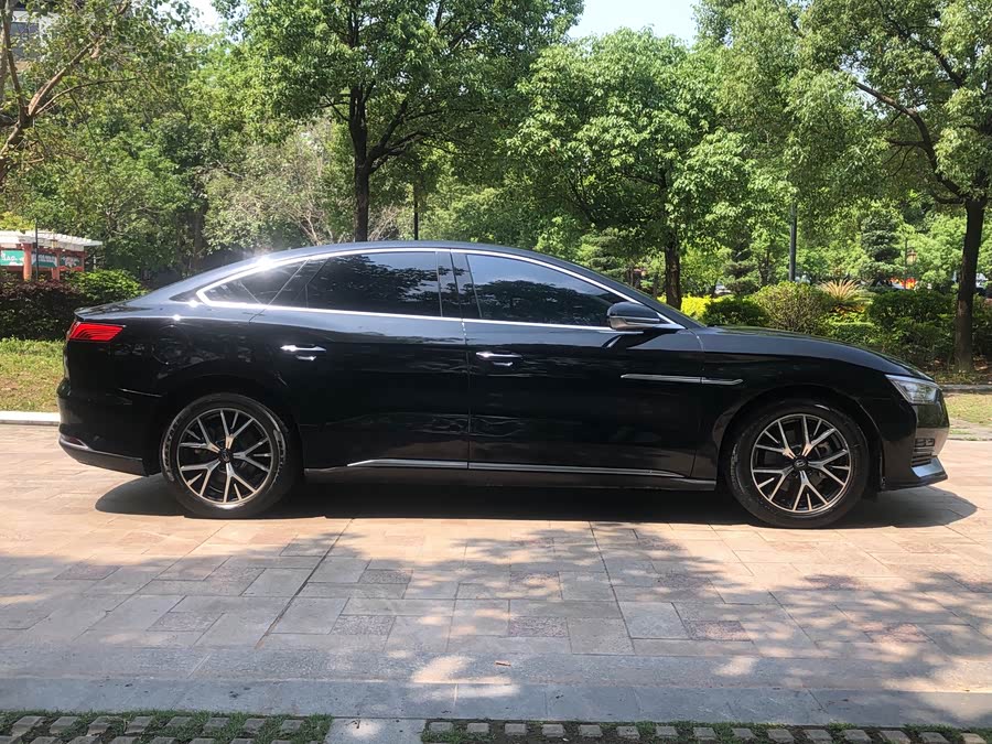 BYD e9 2021 #9 BYD e9 2021 car image #9