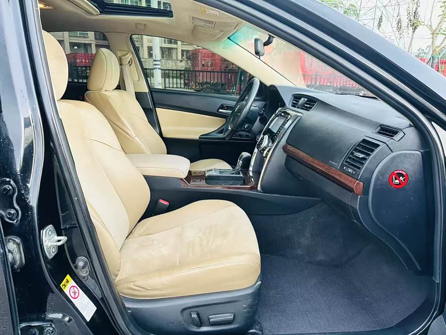 Toyota Reiz 2013 immagine di auto #9