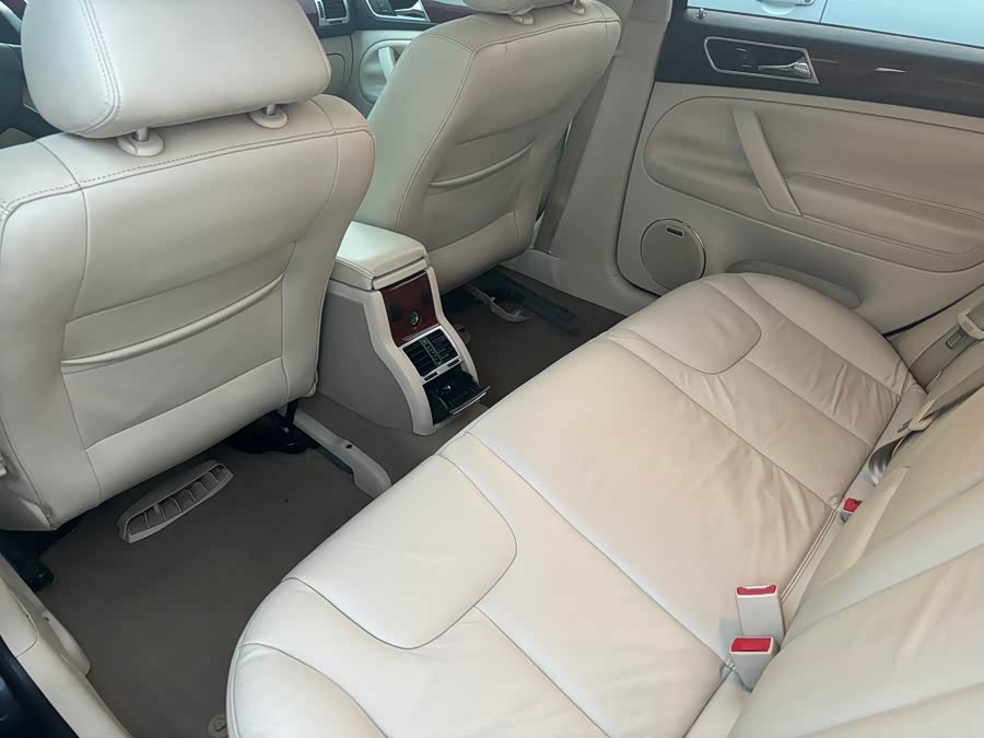 Volkswagen Passat Lingyu 2010 #9 Volkswagen Passat Lingyu 2010 car image #9