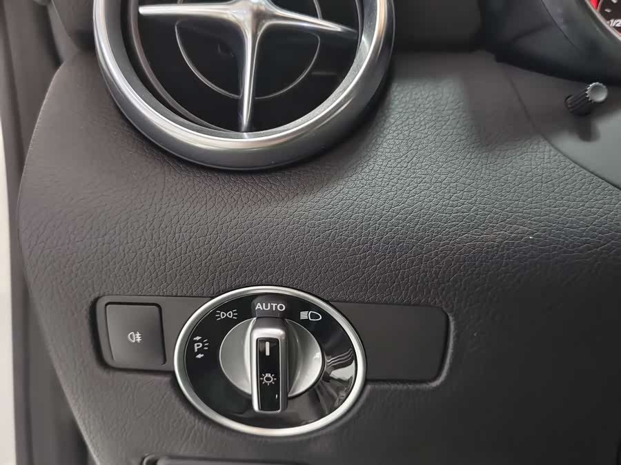 Mercedes-Benz SLC Class 2018 #9 Mercedes-Benz SLC Class 2018 car image #9