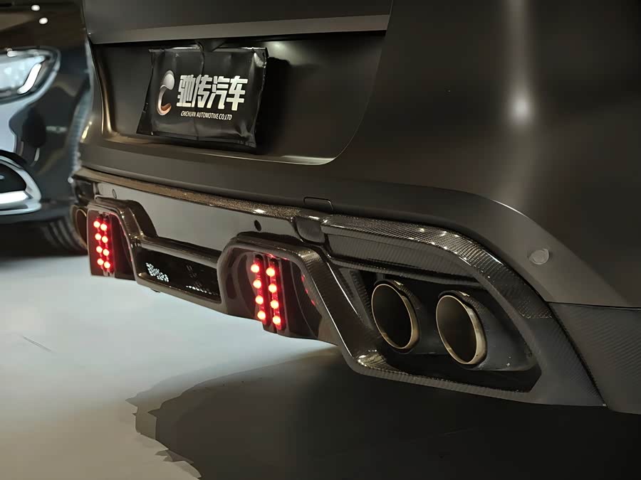 BMW X6 M 2022 car image #9