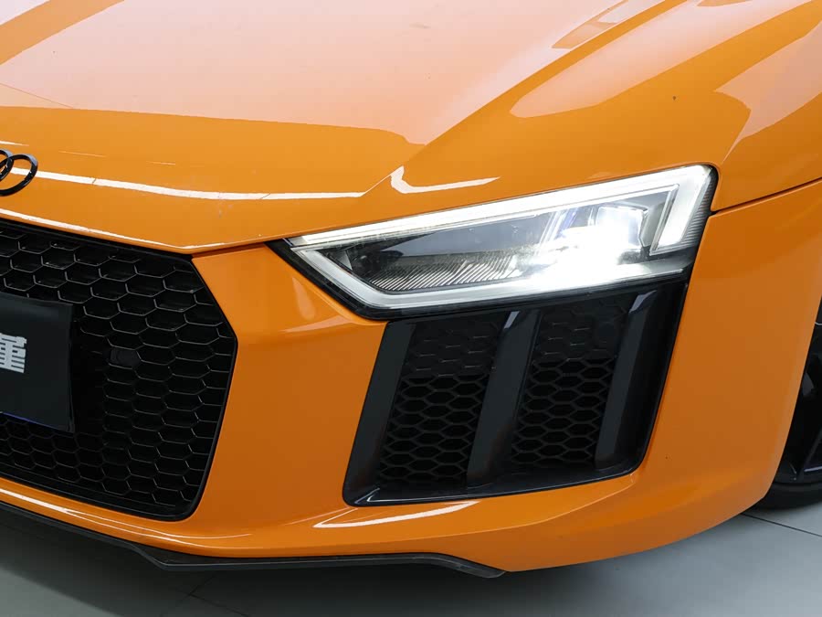 Audi R8 2018 car image #9