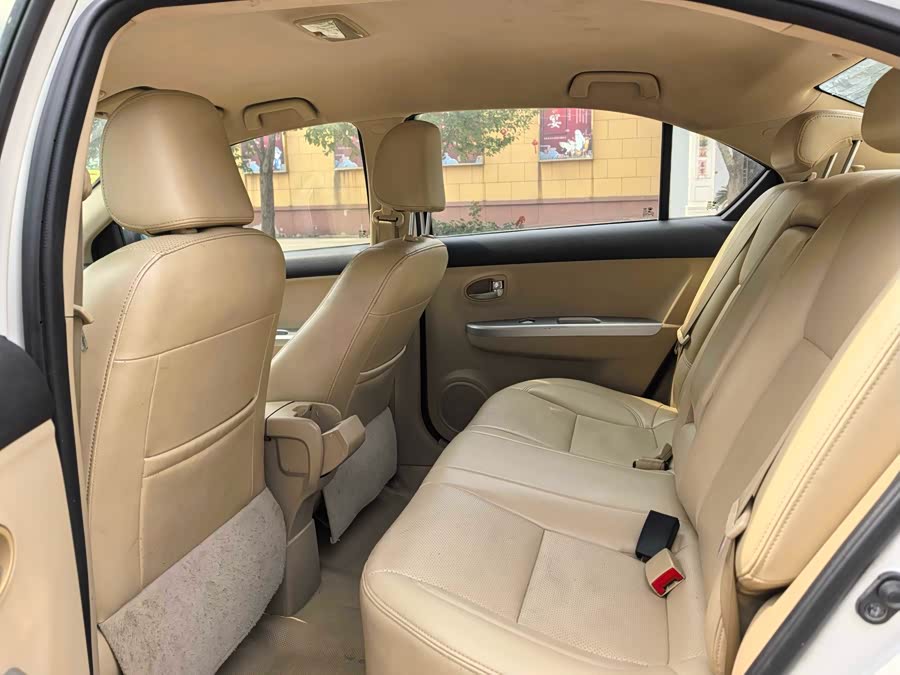 Great Wall C30 2013 car image #9