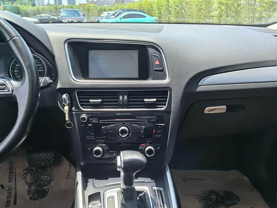 Audi Q5 2016 car image #9