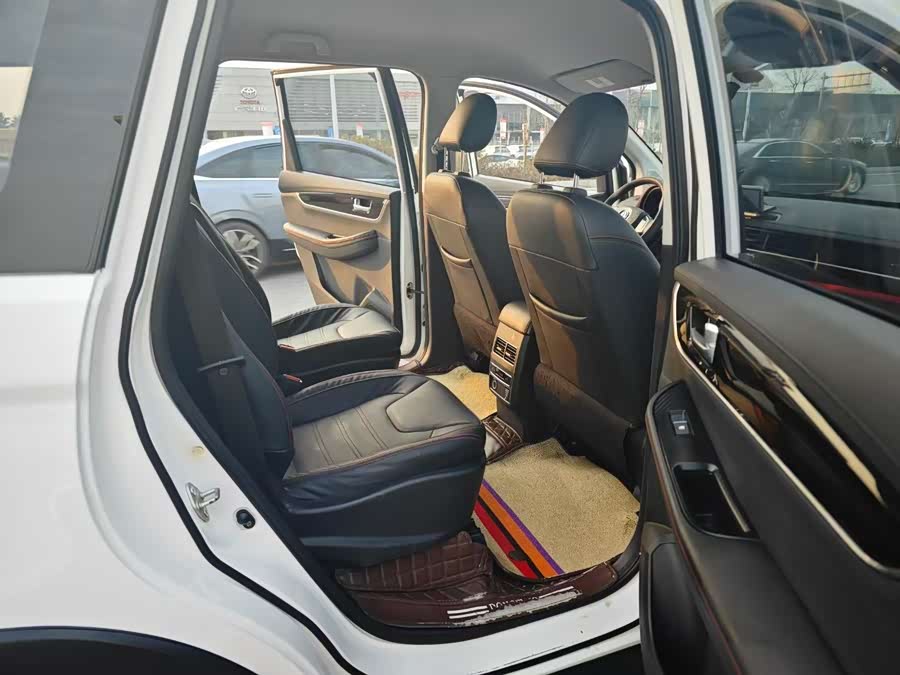 Forthing SX6 2019 car image #9