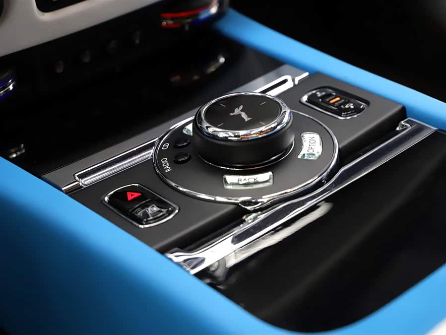 Denza Wraith 2015 #9 Denza Wraith 2015 car image #9