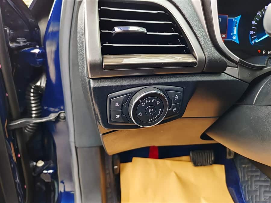 Ford Mondeo New Energy 2020 car image #9