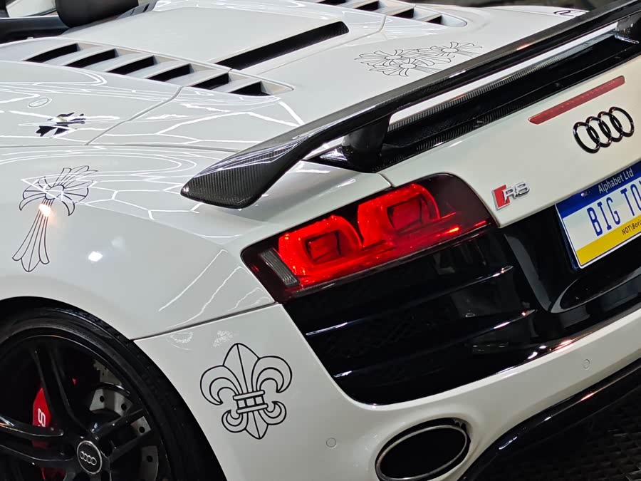 Audi R8 2012 immagine di auto #9