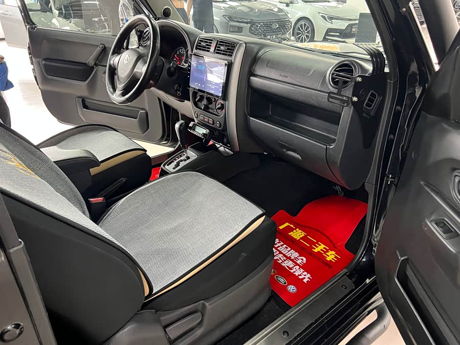 Suzuki Jimny (Imported) 2015 صورة سيارة #9