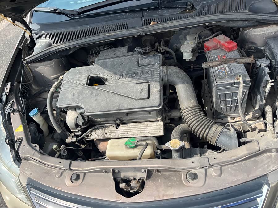 Suzuki SX4 Sedan 2013 imagem de carro #9