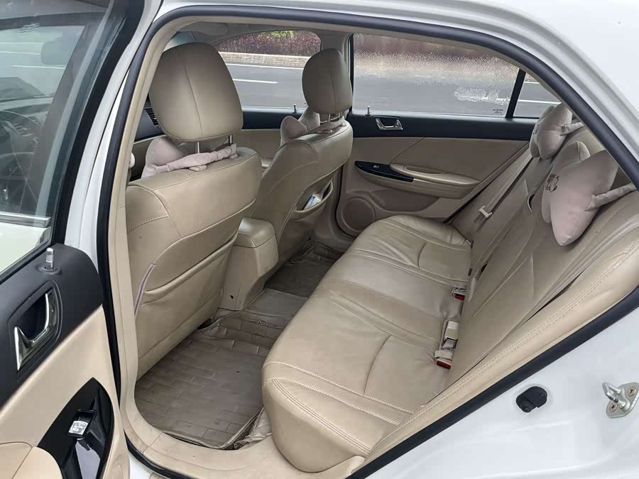 BYD G6 2013 car image #9