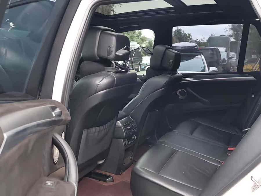 BMW X5 M 2013 car image #9