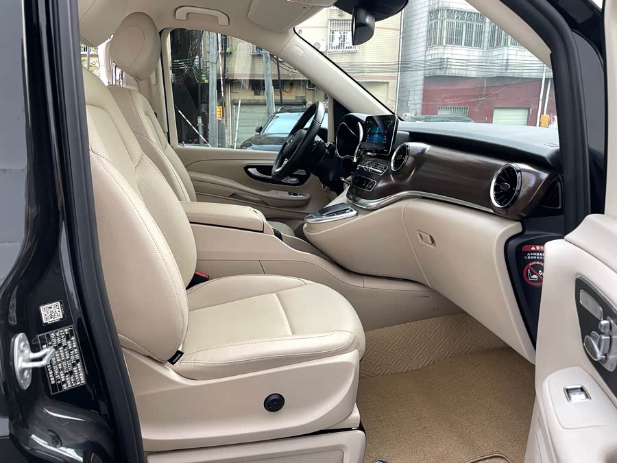 Mercedes-Benz V Class 2022 immagine di auto #9