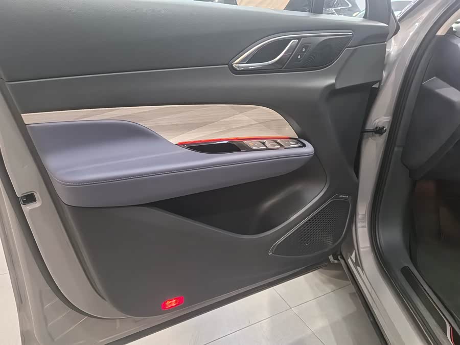 HongQi HS3 2023 car image #9