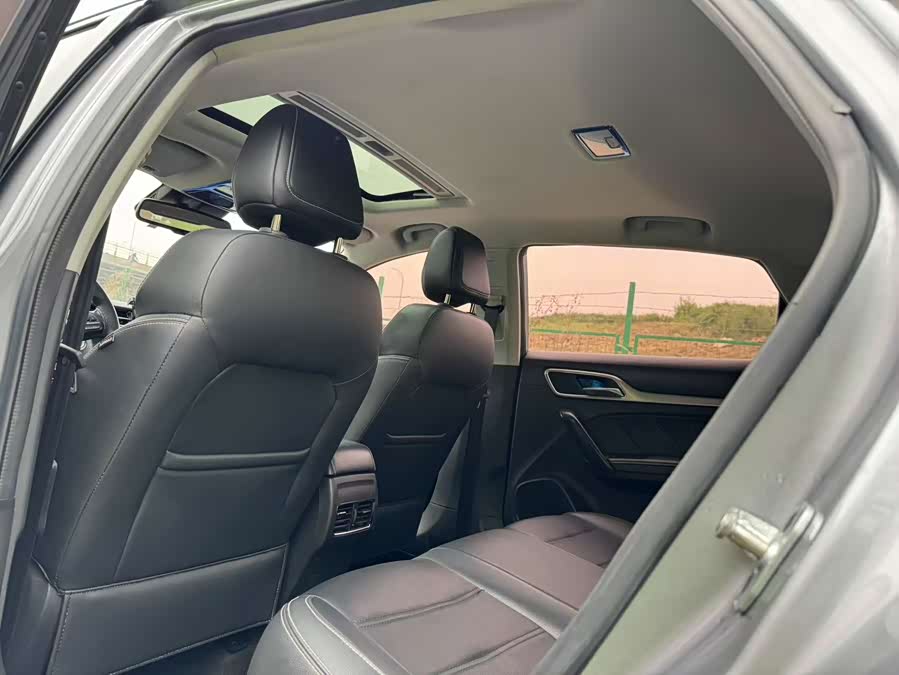 MG 6 New Energy 2019 car image #9