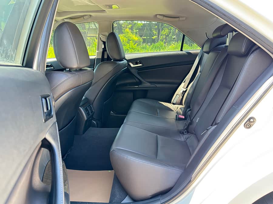 Toyota Reiz 2014 immagine di auto #9