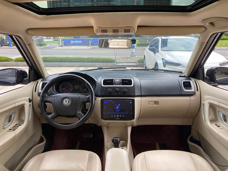 Skoda Fabia 2011 صورة سيارة #9