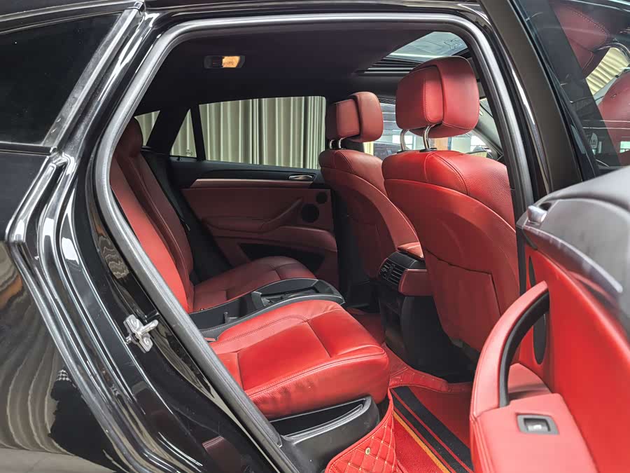 BMW X6 M 2014 car image #9