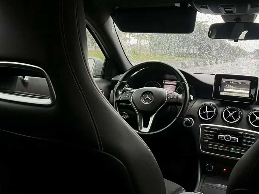 Mercedes-Benz A Class (Imported) 2014 car image #9