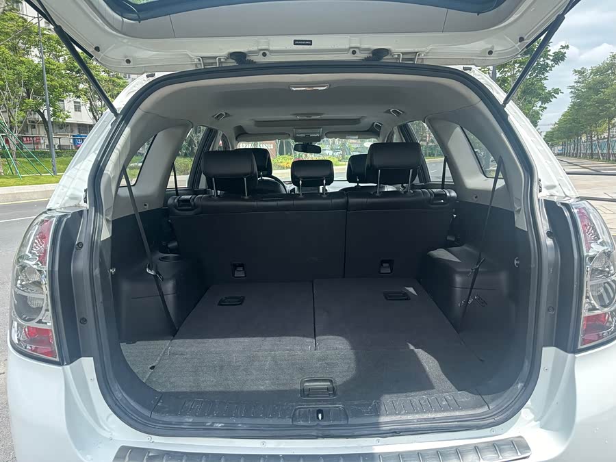 Chevrolet Captiva 2016 car image #9