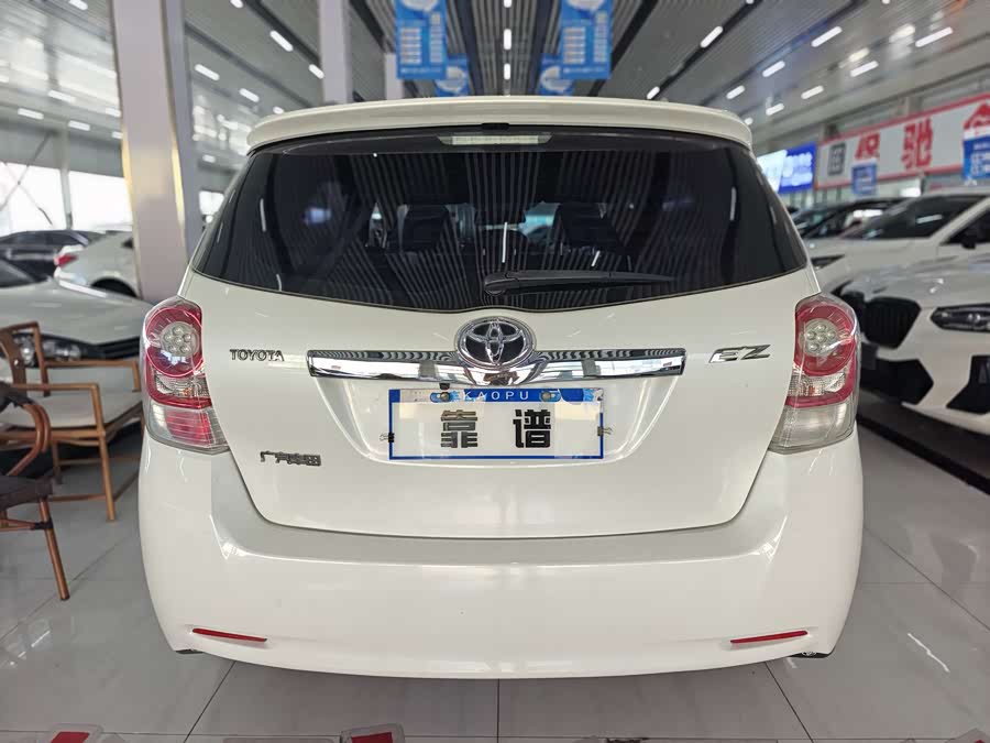 Toyota Reiz 2013 car image #9