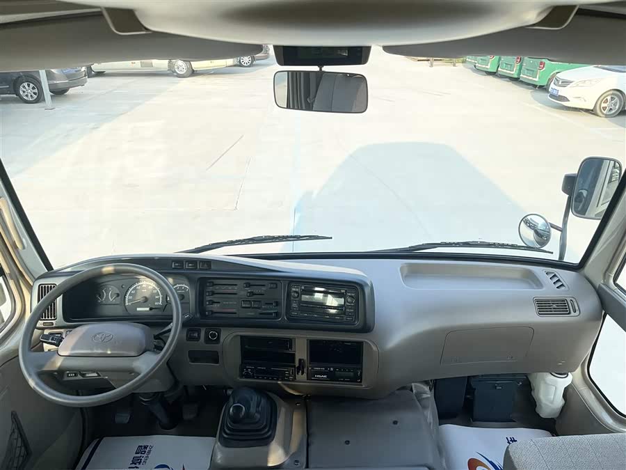 Toyota Coaster 2015 imagen de coche #9