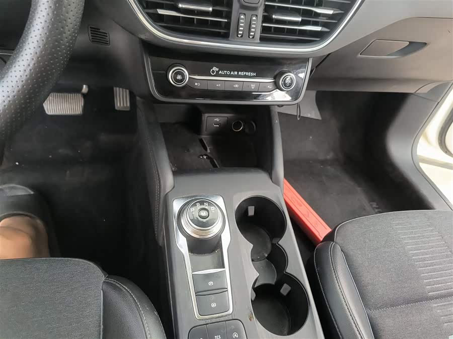 Ford Focus Active 2021 car image #9