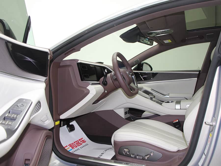 Denza Z9GT 2024 car image #9