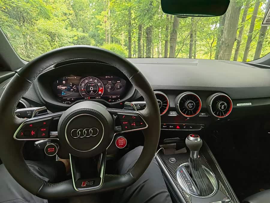 Audi TT RS 2020 car image #9