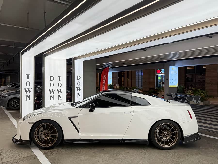 日产 日产GT-R 2010 汽车图片 #9