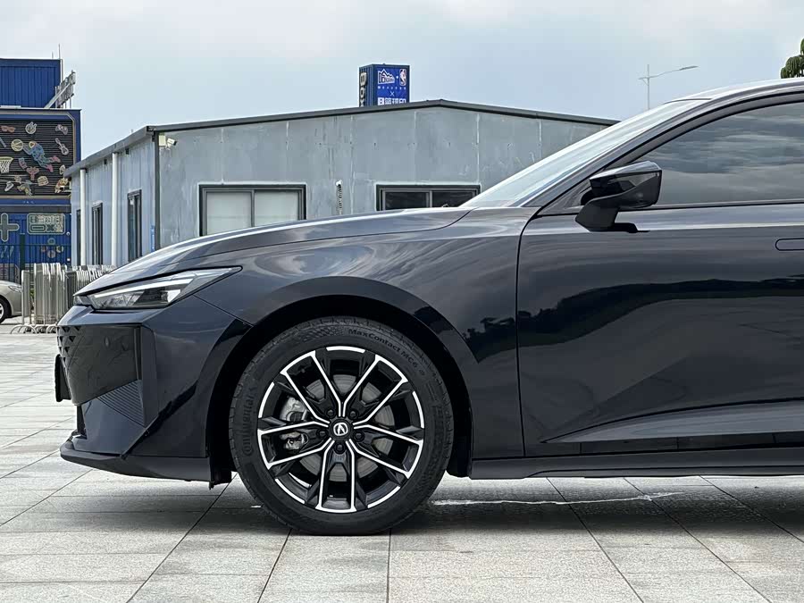 Changan UNI-V iDD 2024 صورة سيارة #9