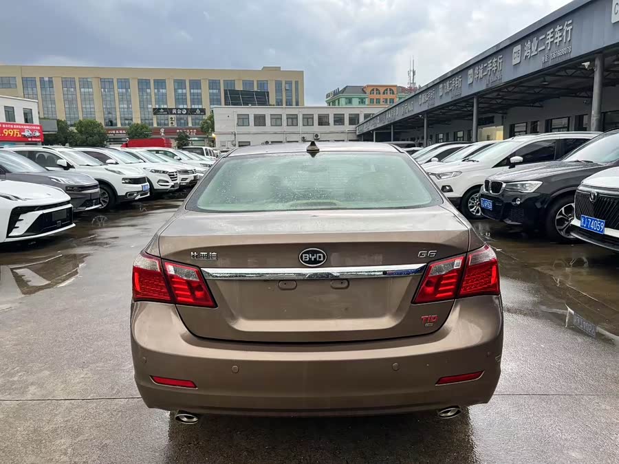 BYD G6 2014 immagine di auto #9