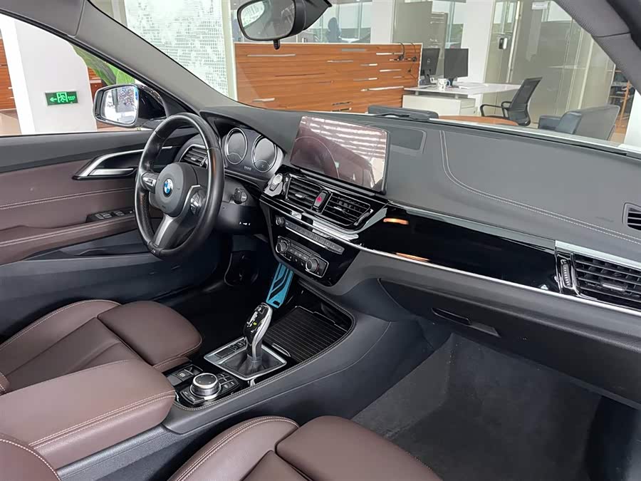 BMW 1 Series 2023 car image #9