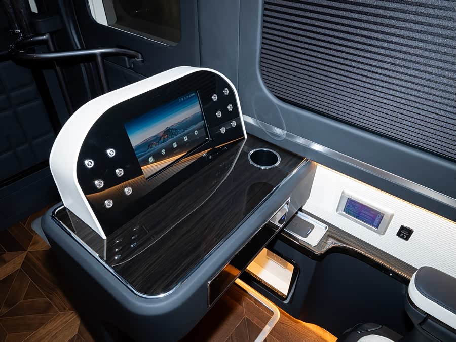 HongQi GuoYue #9 HongQi GuoYue صورة سيارة #9