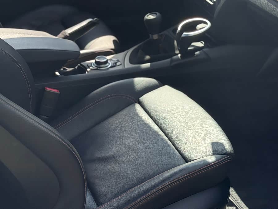 BMW 1 Series M 2012 car image #9