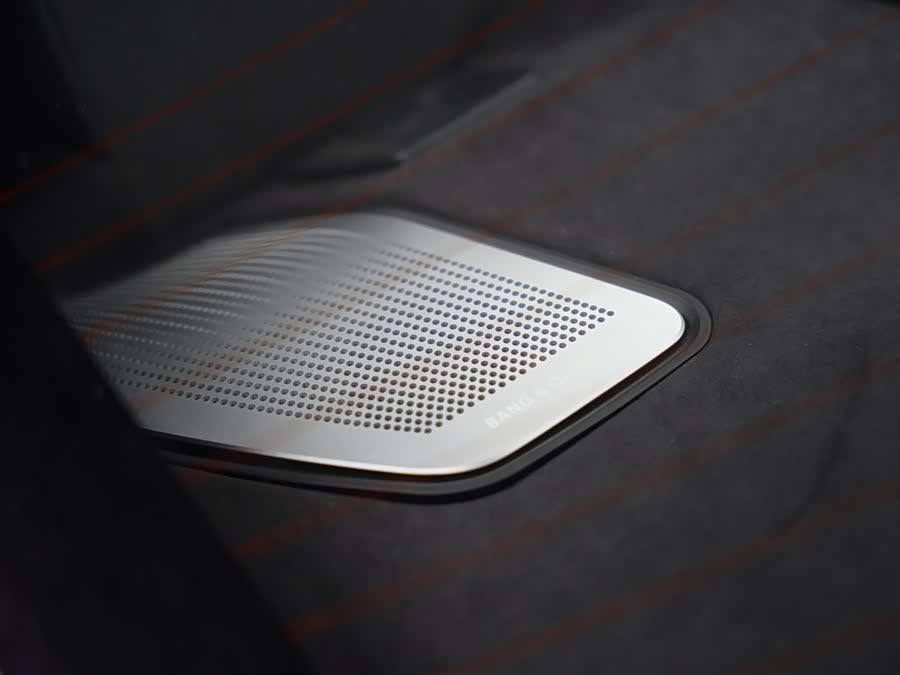 BMW M6 2016 car image #9