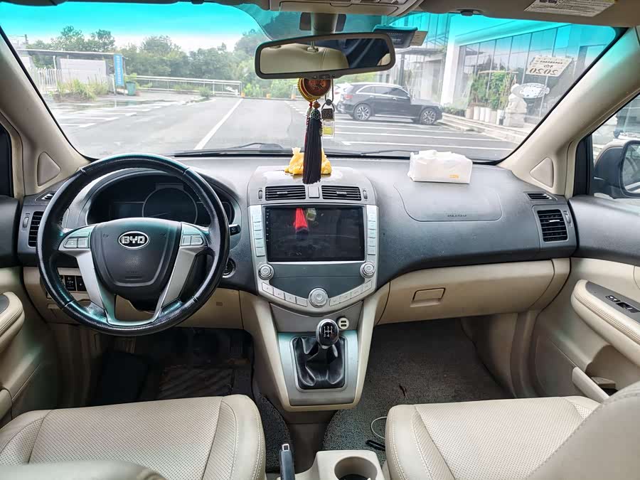 BYD S6 2013 car image #9