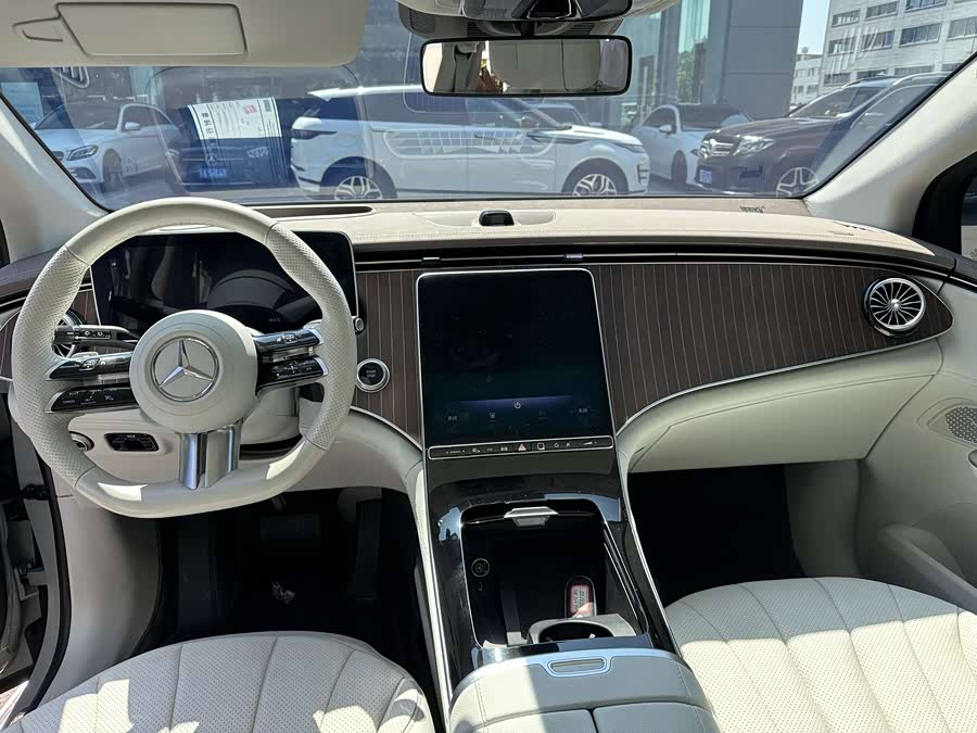 Mercedes-Benz EQE SUV 2023 #9 Mercedes-Benz EQE SUV 2023 car image #9