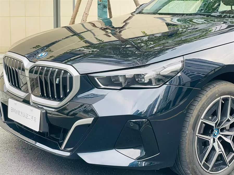BMW i5 2024 immagine di auto #9