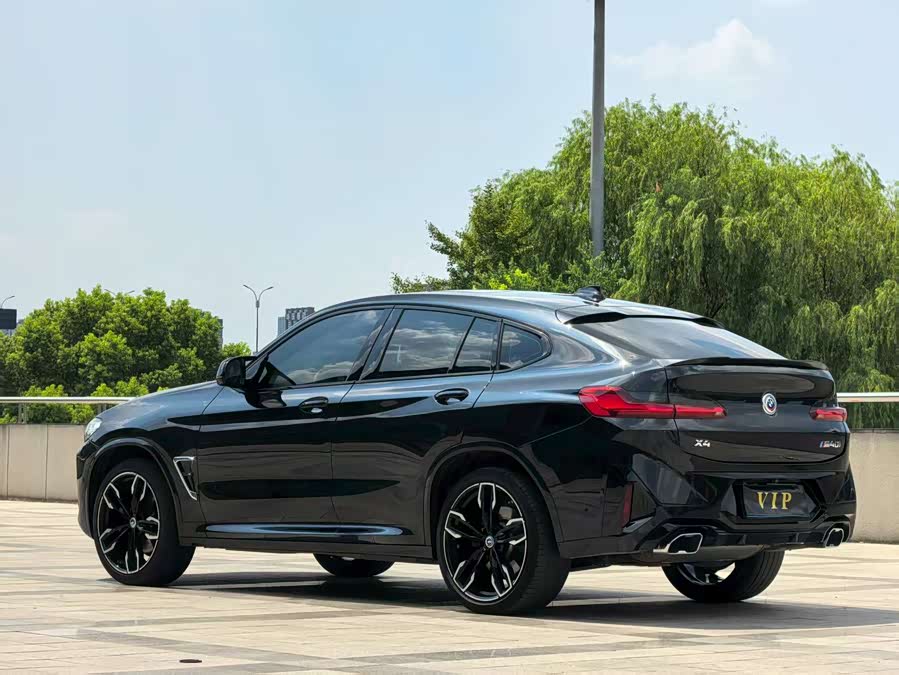 BMW X4 M40i 2023 #9 BMW X4 M40i 2023 car image #9