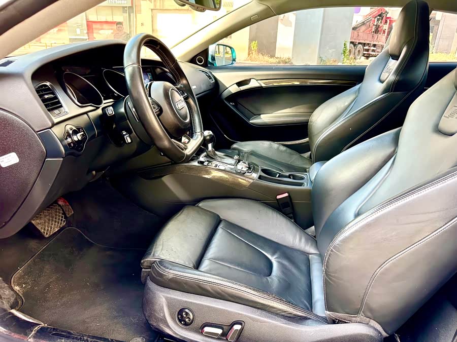 Audi S5 2016 car image #9