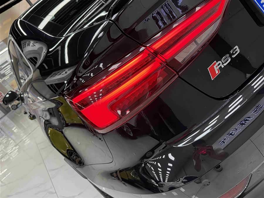 Audi RS 3 2019 car image #9