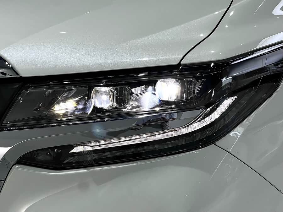 Toyota Alphard 2021 car image #9