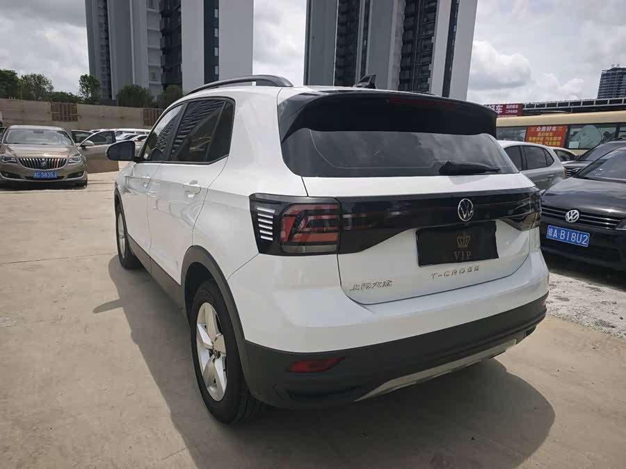 Volkswagen T-Cross 2023 car image #9