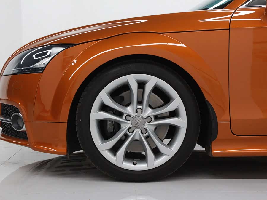 Audi TTS 2015 car image #9