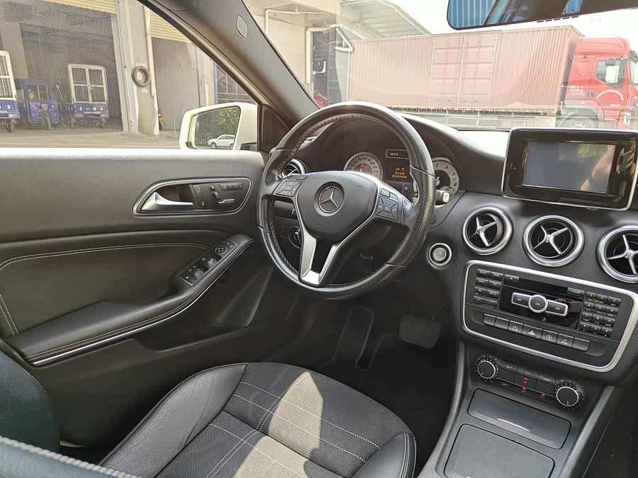 Mercedes-Benz A Class (Imported) 2015 car image #9