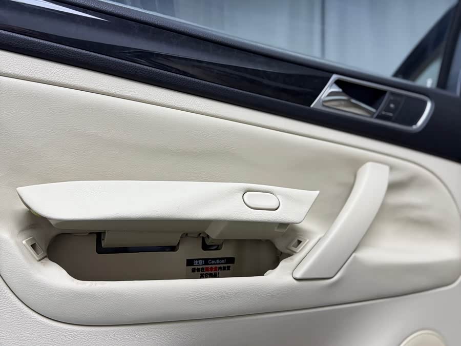 Volkswagen Passat Lingyu 2010 #9 Volkswagen Passat Lingyu 2010 car image #9