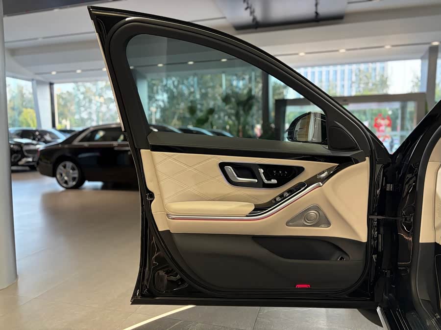 Mercedes-Benz Maybach S Class 2022 car image #9