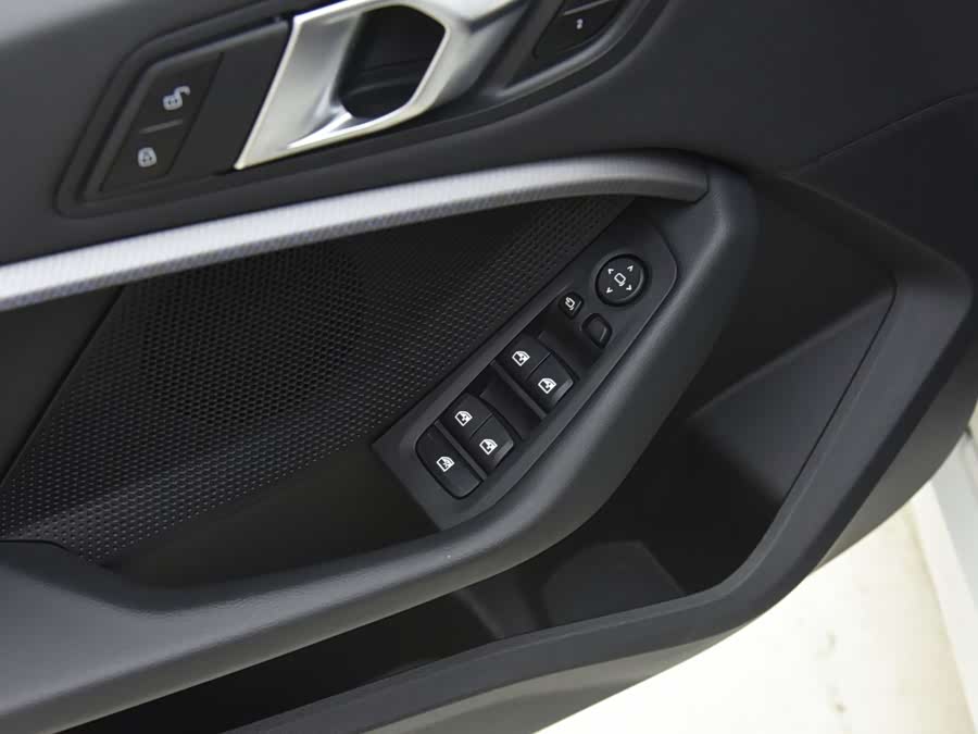 BMW 2 Series (Imported) 2024 #9 BMW 2 Series (Imported) 2024 car image #9