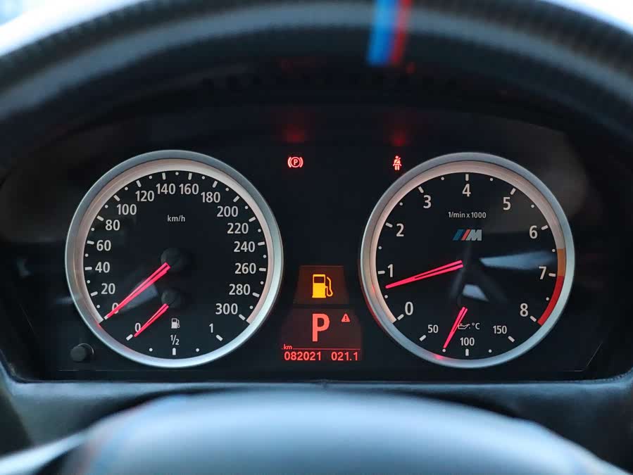 BMW X6 M 2012 car image #9